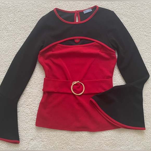 BLACK/RED DETAILED LONG BELL SLEEVE TOP - Picture 5 of 9